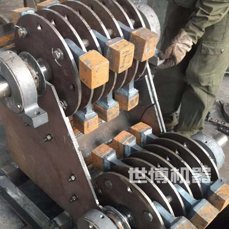 双锤式破碎机内部结构 双锤式破碎机内部结构